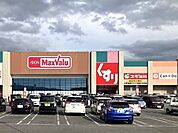 スギ薬局 アクシス鈴鹿店【店舗営業時間10:00～21:00　駐車場777台完備。医薬品の他にも食品やお酒など販売。薬剤師、ビューティアドバイザー、管理栄養士が揃っているので相談可能。/クレジット…