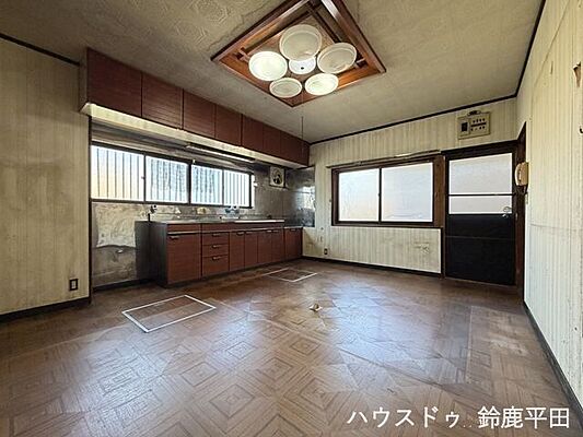 リビング/ダイニング 鈴鹿市磯山2丁目　中古一戸建て
