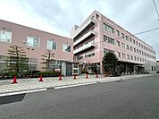 村瀬病院【診療科 内科　整形外科　消化器科　循環器科　放射線科　泌尿器科　皮膚科　リハビリティーション科休診日 日曜日　祝祭日】 640m