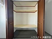 6帖洋室：クローゼットには棚があるため、無駄なスペースなく収納できます◎お部屋がすっきり片付く嬉しい設計です。（2026年4月6日撮影）