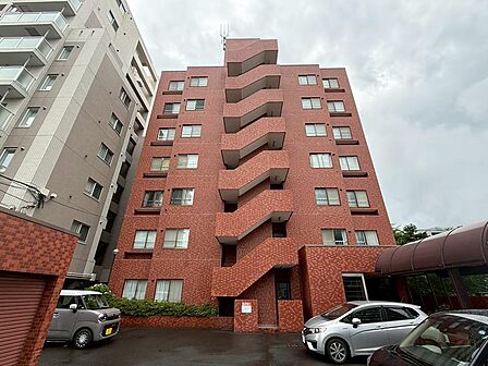市電「西線14条」駅徒歩4分と好立地!