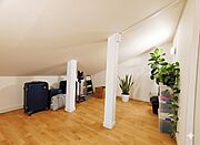 【リフォーム済】2Fには納戸があります。旅行バッグやお子様の遊び部屋にいかがでしょうか。