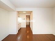 深い眠りと安らぎを届ける、心から寛げる穏やかな寝室。