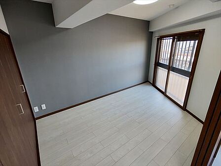 南西側6.0帖洋室（入居前の画像になります）