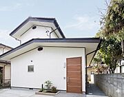 玄関脇の花壇は撤去済み