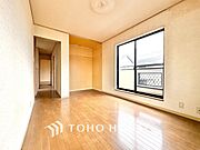 【子供の成長に合わせて】お子様の成長と共に「住まい方」も変化していきます。居室にはクローゼットを完備し、自由度の高い家具の配置が叶うシンプルな空間です。