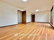 【リラックスたいむ】毎日の疲れを癒し、新しい1日を迎える主寝室。お気に入りのインテリアに囲まれた素敵な空間に作り上げる事で、真にリラックスできる時間を過ごすことが出来そうです。