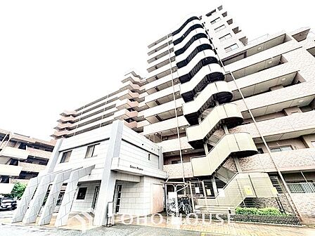 ただ『 住む 』だけじゃない! 気持ち良く住んで欲しい気持ちをこめて・・・。 お家の事、街の事、お金の事、 何でも相談して下さい♪