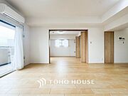 【かけがえのない時間】『LDKは家族だんらんをデザイン』広いLDKでは家族が集まり、一緒の時間がすごせる工夫がされております。日常の当たり前のひとコマがいつか一生の宝物になります。
