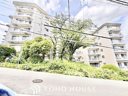 ここから始まる『日常』はご家族にとって大切な時間となります。だからこそ、少しでも豊かに、少しでも快適に。そんな想いから生まれた本邸宅は、これから先のお住まいをきっと支えてくれるはずです。