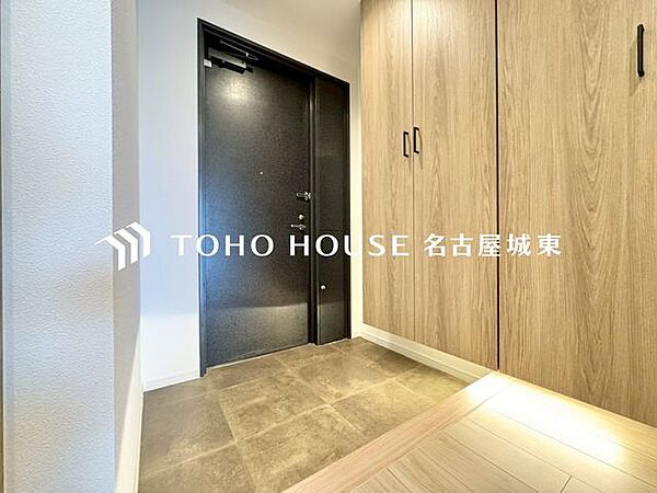 玄関を拡大表示
