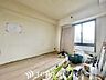 洋室：【いつかは子供部屋として】お子様の成長に合わせて住まいのレイアウトも変わります。思春期のプライバシーを重視したり、成長に合わせて机やベットを配置したり。将来を見越しての住まい選びも大切です。