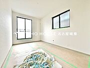 【いつかは子供部屋として】お子様の成長に合わせて住まいのレイアウトも変わります。思春期のプライバシーを重視したり、成長に合わせて机やベットを配置したり。将来を見越しての住まい選びも大切です。