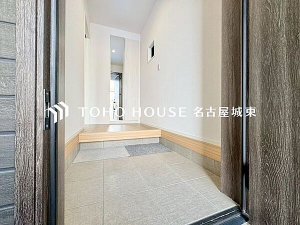玄関を拡大表示