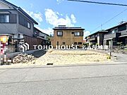 帰宅途中にショッピングやカフェを楽しんだり、利便性の良いこの地の生活は人々を魅了します。心行くままに季節の流れを感じ、ゆったりとした一時を。時間の流れを取戻し、休日はスローライフを。