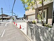 帰宅途中にショッピングやカフェを楽しんだり、利便性の良いこの地の生活は人々を魅了します。心行くままに季節の流れを感じ、ゆったりとした一時を。時間の流れを取戻し、休日はスローライフを。