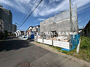 【完成へのカウントダウン。今なら「中身」も見学可能】現在着々と施工中。完成後は隠れてしまう構造を、ご自身の目で確認できる貴重なタイミングです。日々形を変え、理想の家が出来上がっていく高揚感をぜひ。
