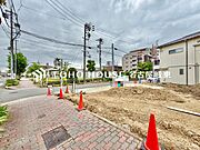 帰宅途中にショッピングやカフェを楽しんだり、利便性の良いこの地の生活は人々を魅了します。心行くままに季節の流れを感じ、ゆったりとした一時を。時間の流れを取戻し、休日はスローライフを。