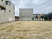 【未完成だからこそ、広がる理想のイメージ】外構工事が進む現在の様子は、住まいが命を吹き込まれる特別な瞬間。図面だけでは分からない光の入り方や周辺環境との調和を、現場でじっくり体感できます。