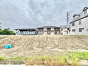 【未完成だからこそ、広がる理想のイメージ】外構工事が進む現在の様子は、住まいが命を吹き込まれる特別な瞬間。図面だけでは分からない光の入り方や周辺環境との調和を、現場でじっくり体感できます。