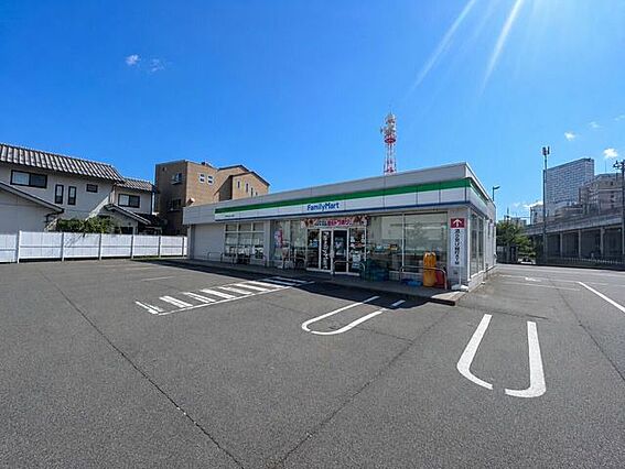 ファミリーマー...