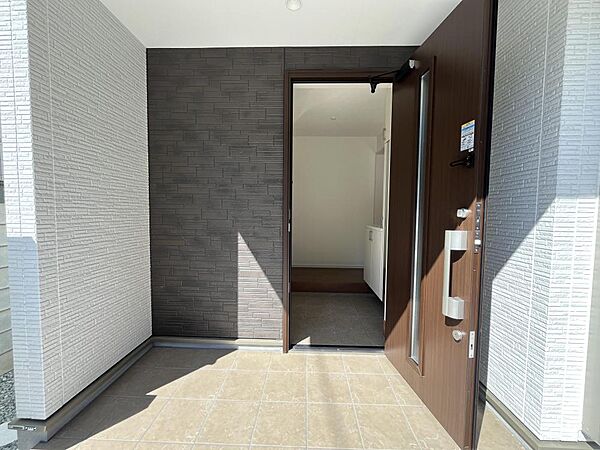 玄関を拡大表示