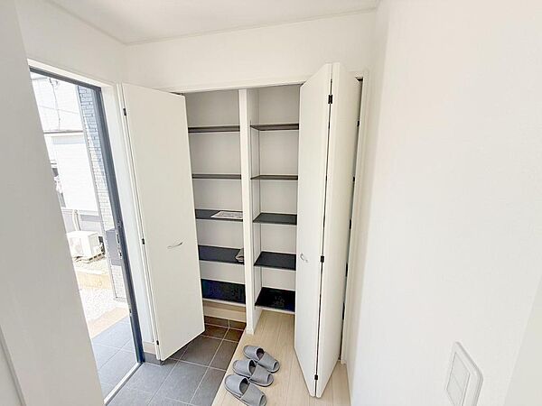 玄関を拡大表示