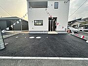 並列駐車３台可能です♪