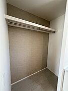 洗面所に物干しスペースあります。