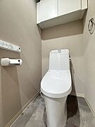 温水洗浄便座付きトイレ