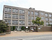 平岡南中学校