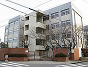 東小学校