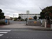 重春小学校
