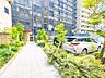 エントランス：みなとみらいの花火を望める南向きの3LDK！新子安駅徒歩3分の立地も魅力！お引渡しまでに弊社費用負担でのクリーニングをサービス致します！屋上からもみなとみらいの花火を望めます！屋上ドッグラン付♪