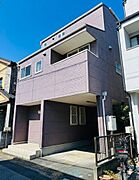 太陽に愛された邸は、陽当り・通風に優れた魅力的で快適さを追求した新築戸建でした。ここに住むからこそ意味がある。そんな特別感に浸りながら、毎日をお過ごしして欲しいです。