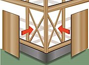 外周部には構造板をプラス  外周部には厚さ9mmの構造板を施工。建物全体を面で覆った構造で、地震や台風時に発生する「横方向」の力を分散して受け止める、安全性の高い建物を実現しました。