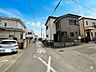 外観：前面道路でお車を駐車するのも楽々。