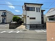 前面道路の日当たりの良い明るいお家。