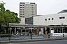 周辺：船堀駅(東京都交通局 10号新宿線) 徒歩10分。新宿駅まで乗り換えなしで約30分でアクセスできる急行停車駅であり、駅周辺には大型複合施設やスーパーが揃う暮らしやすいエリアです。 750m