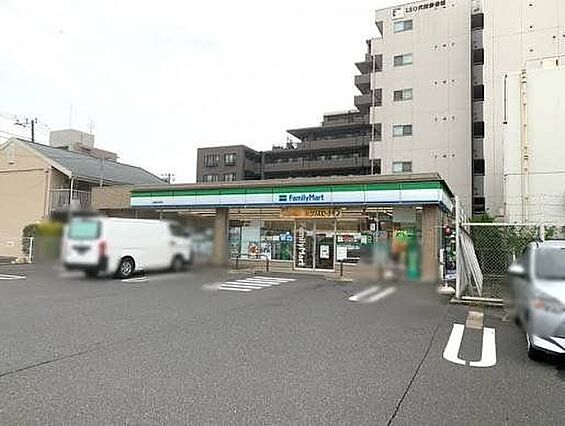 ファミリーマー...