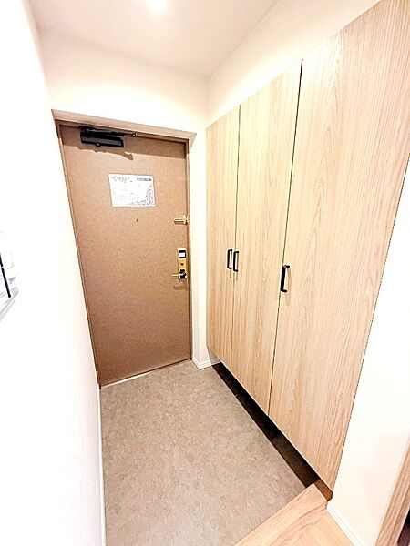 玄関を拡大表示