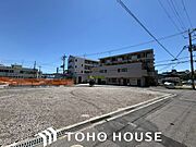住む人を映し出す洗練された佇まいは、いつまでも輝き続けながらいつしか街の風景に溶け込んでいきます。