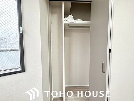 各部屋に必要な量の収納があるか、高さ・奥行きは適度で、活用しやすいものになっているか。 “量”だけでなく、”位置”によっても変わる「収納力」を子どもの成長も加味して確認しよう。