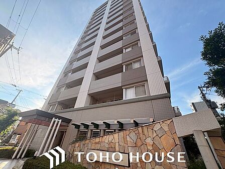外観が明るい印象です。また、敷地内は清掃が行き届いており、良好な管理体制が保たれています。