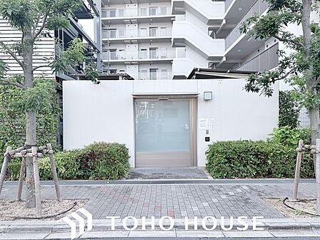 ~ゴミ捨て場~マンションの敷地内にはゴミ置き場がかんびされておりまして、24時間捨てることが可能となっております!