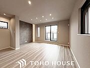 【リビング】充実した生活は伸びやかな居室空間から始まります。