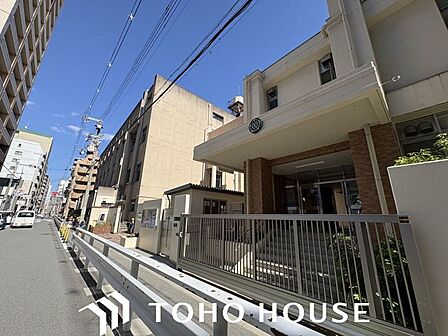 大阪市立堀江小学校(東学舎) 徒歩5分。 400m