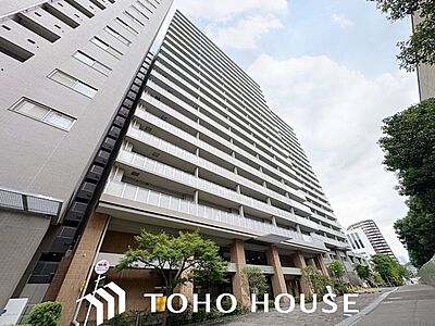 外観：家族の温かさと陽光の暖かさ、楽しい毎日と明るい未来を予感させる「空間が織り成すひとつ先の住み心地」を演出します。是非一度、ご自身にて御覧ください。