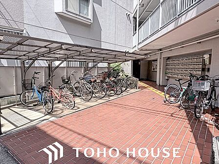駐輪場のほか、バイク置き場もございます。