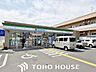周辺：ファミリーマート枚方御殿山店 徒歩8分。 630m